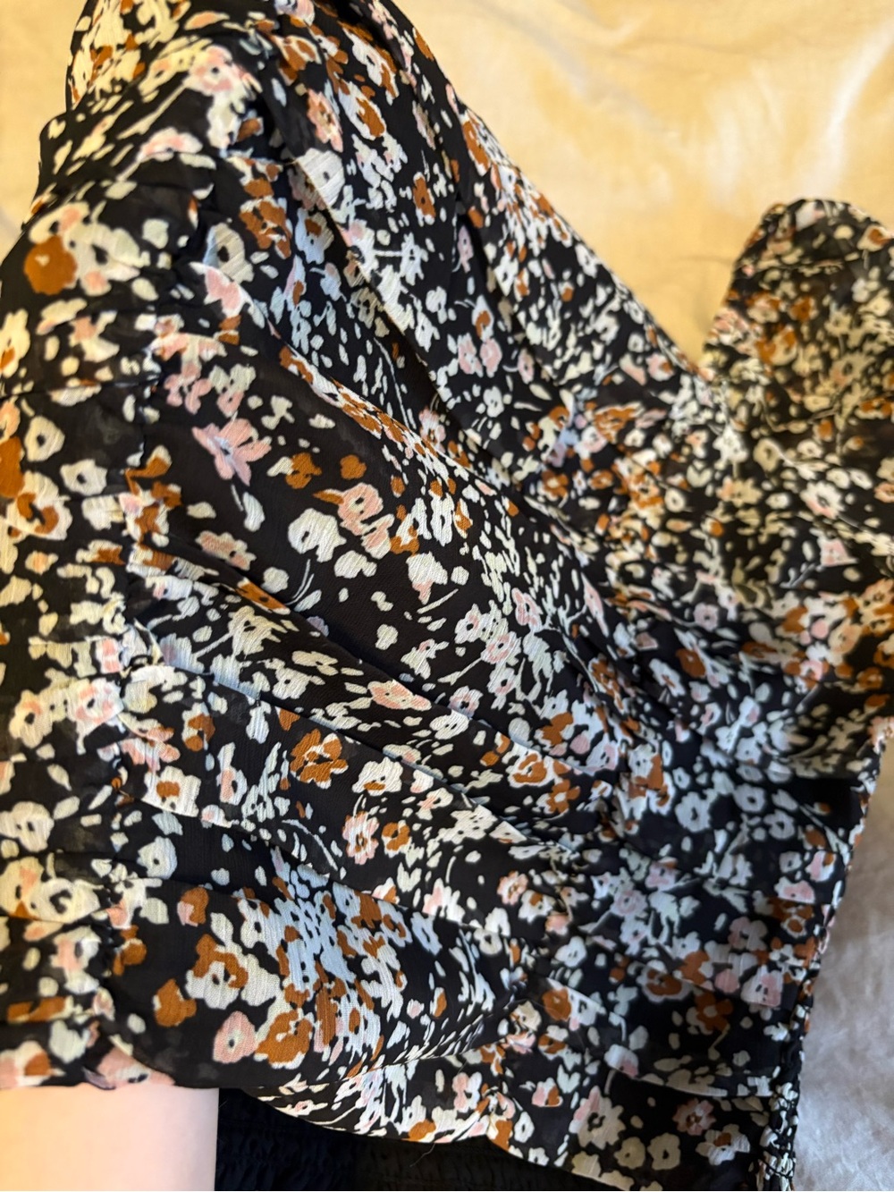 Lulu's Black Floral Square-Neck Puff Sleeve Crop Top - Picture 4 of 16